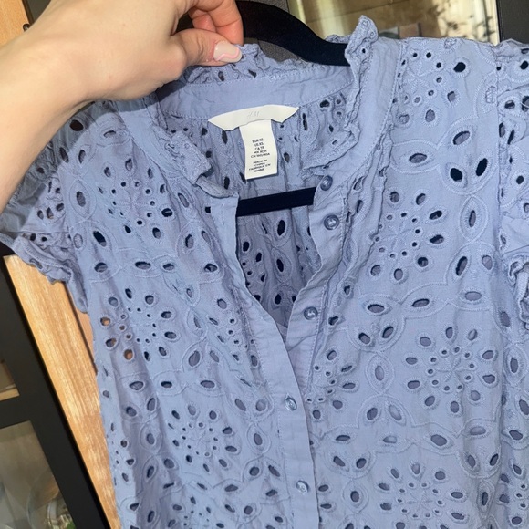 H&M eyelet embroidered mini dress ruffle dusty blue slate a-line flutter sleeve - Picture 3 of 5